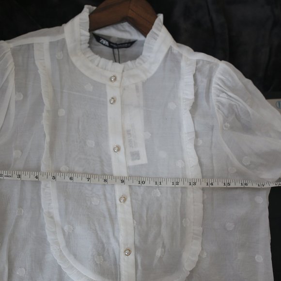 NWT WHITE VINTAGE DOTTED JACQUARD BLOUSE. - Picture 8 of 12